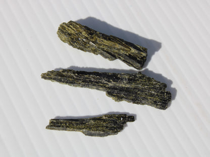 Long blade Epidote 3 crystals 69.7ct  13.9g Rocks and Things