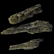 Long blade Epidote 3 crystals 69.7ct  13.9g in sunshine - Rocks and Things Store