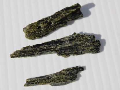 Long blade Epidote 3 crystals 69.7ct  13.9g Rocks and Things