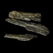 Long blade Epidote 3 crystals 69.7ct  13.9g in sunshine - Rocks and Things Store