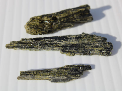 Long blade Epidote 3 crystals 69.7ct  13.9g Rocks and Things