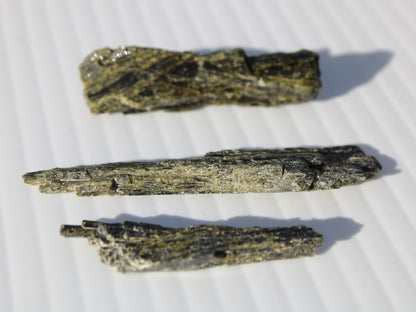 Long blade Epidote 3 crystals 69.7ct  13.9g Rocks and Things