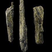 Long blade Epidote 3 crystals 69.7ct  13.9g in sunshine - Rocks and Things Store