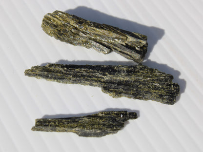 Long blade Epidote 3 crystals 69.7ct  13.9g Rocks and Things