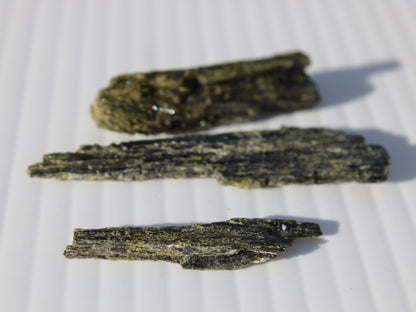 Long blade Epidote 3 crystals 69.7ct  13.9g Rocks and Things