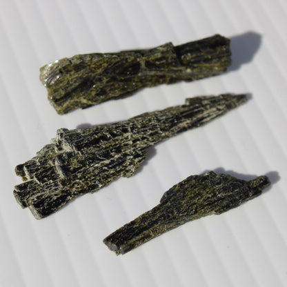 Long blade Epidote 3 crystals 69.7ct  13.9g Rocks and Things