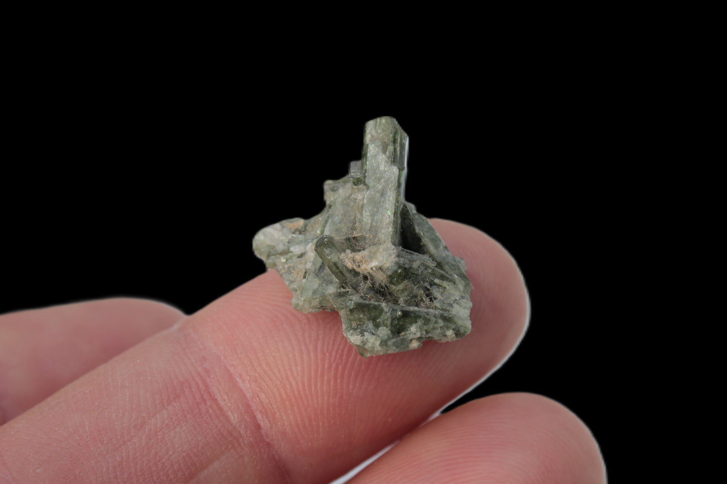 Tiny green Epidote cluster 11ct 2.2g Rocks and Things