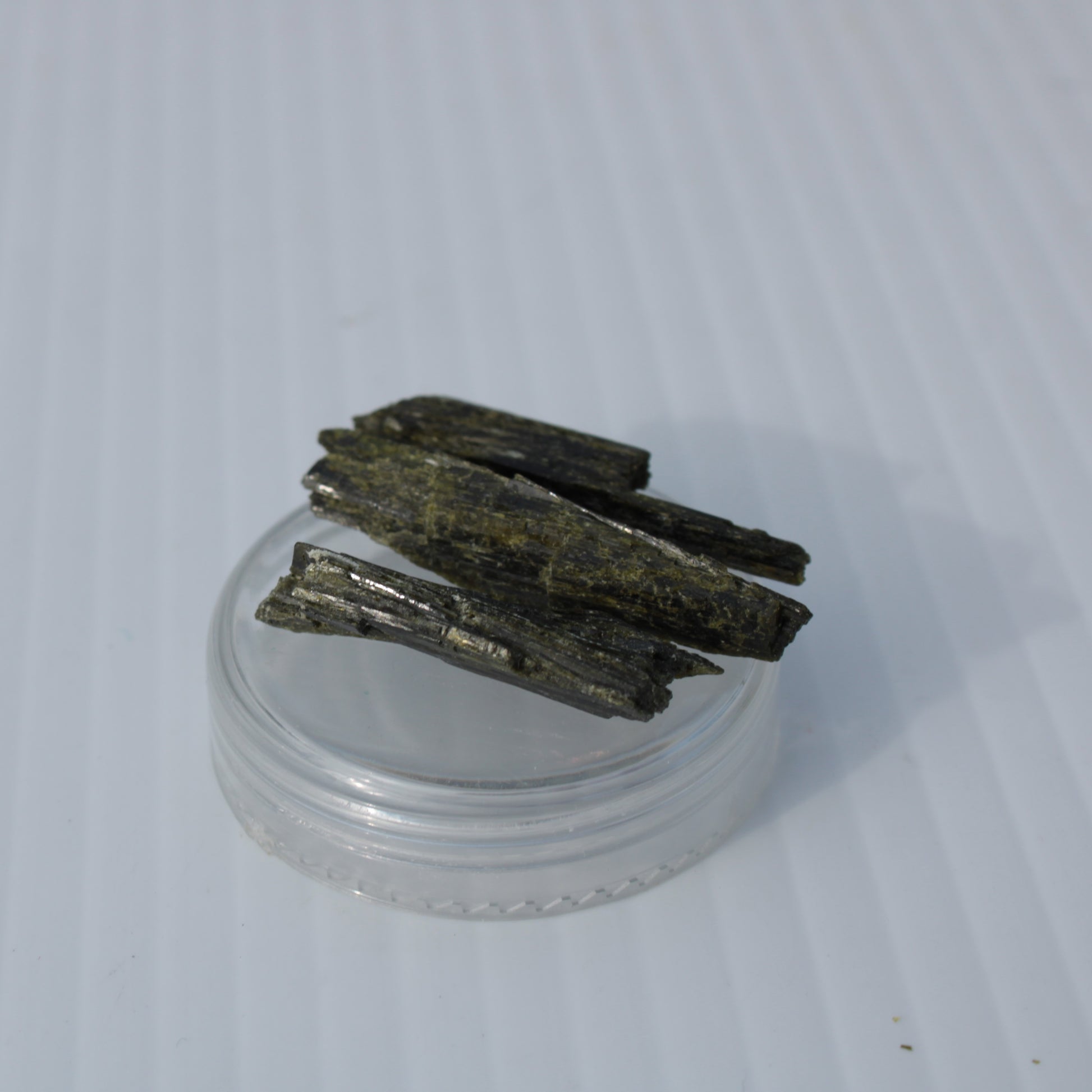 Epidote 3 crystals 30-38mm  33.9ct  6.8g Rocks and Things