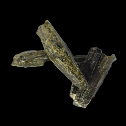 Epidote 3 crystals 30-38mm 33.9ct  6.8g in sunlight - Rocks and Things Store