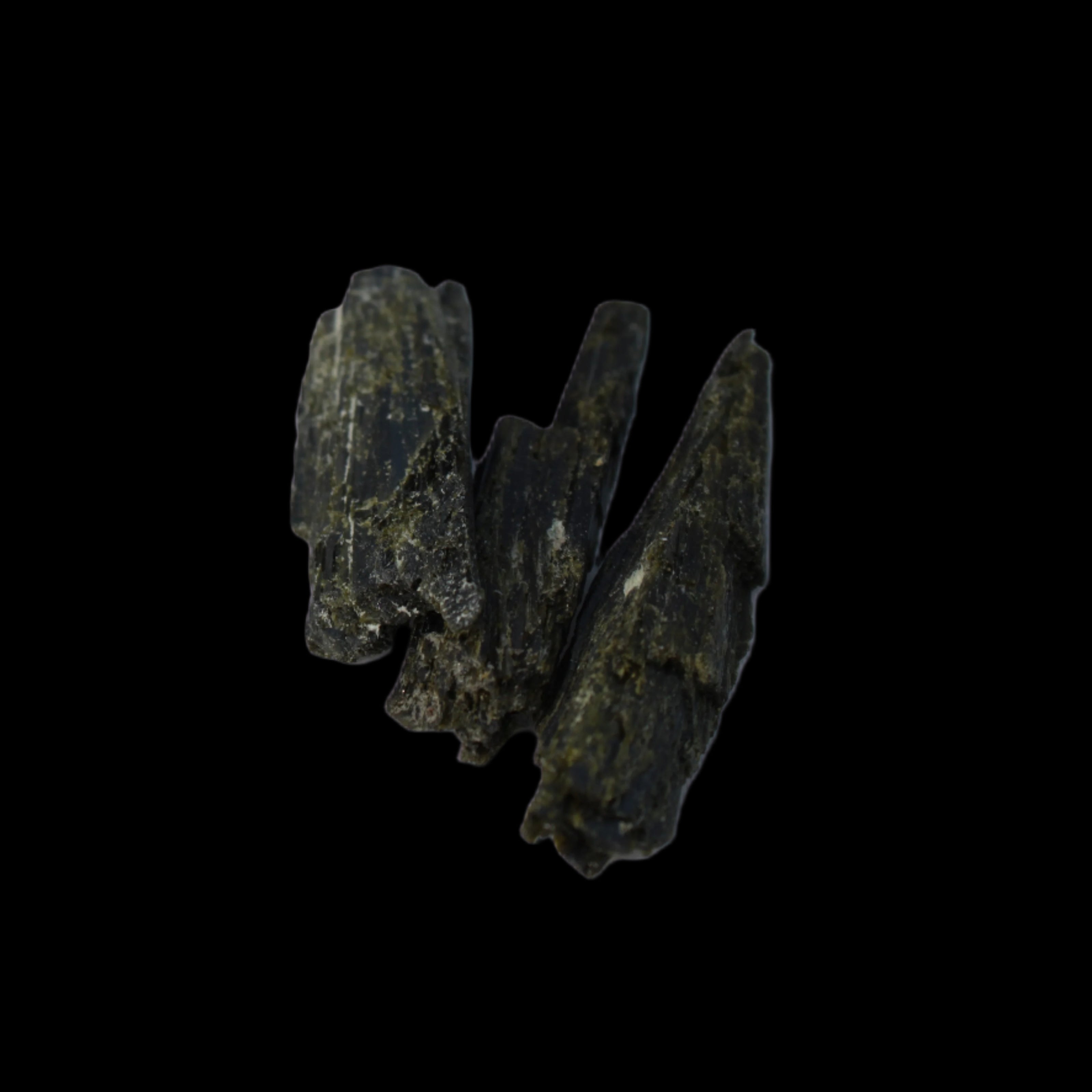 Epidote 3 crystals 30-38mm 33.9ct  6.8g in sunlight - Rocks and Things Store