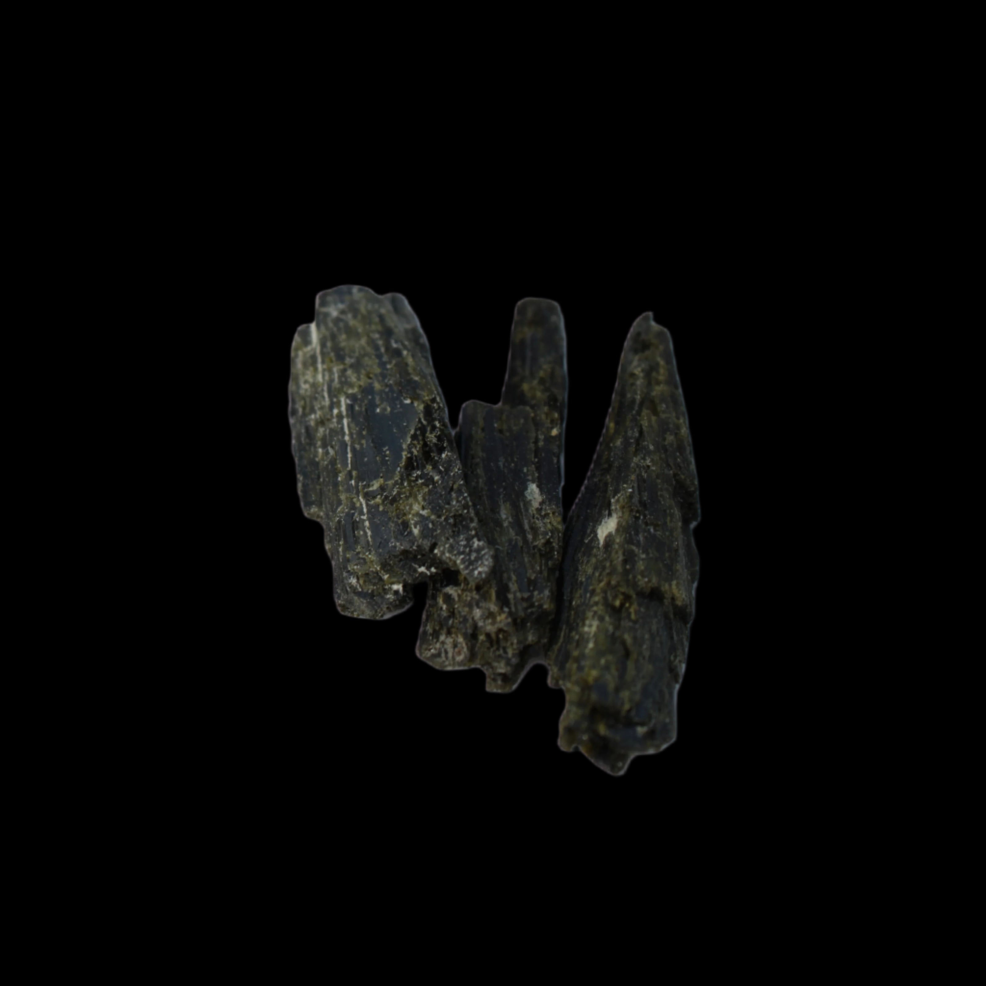 Epidote 3 crystals 30-38mm 33.9ct  6.8g in sunlight - Rocks and Things Store