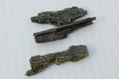 Epidote 3 crystals 38mm  47.1ct  9.4g Rocks and Things