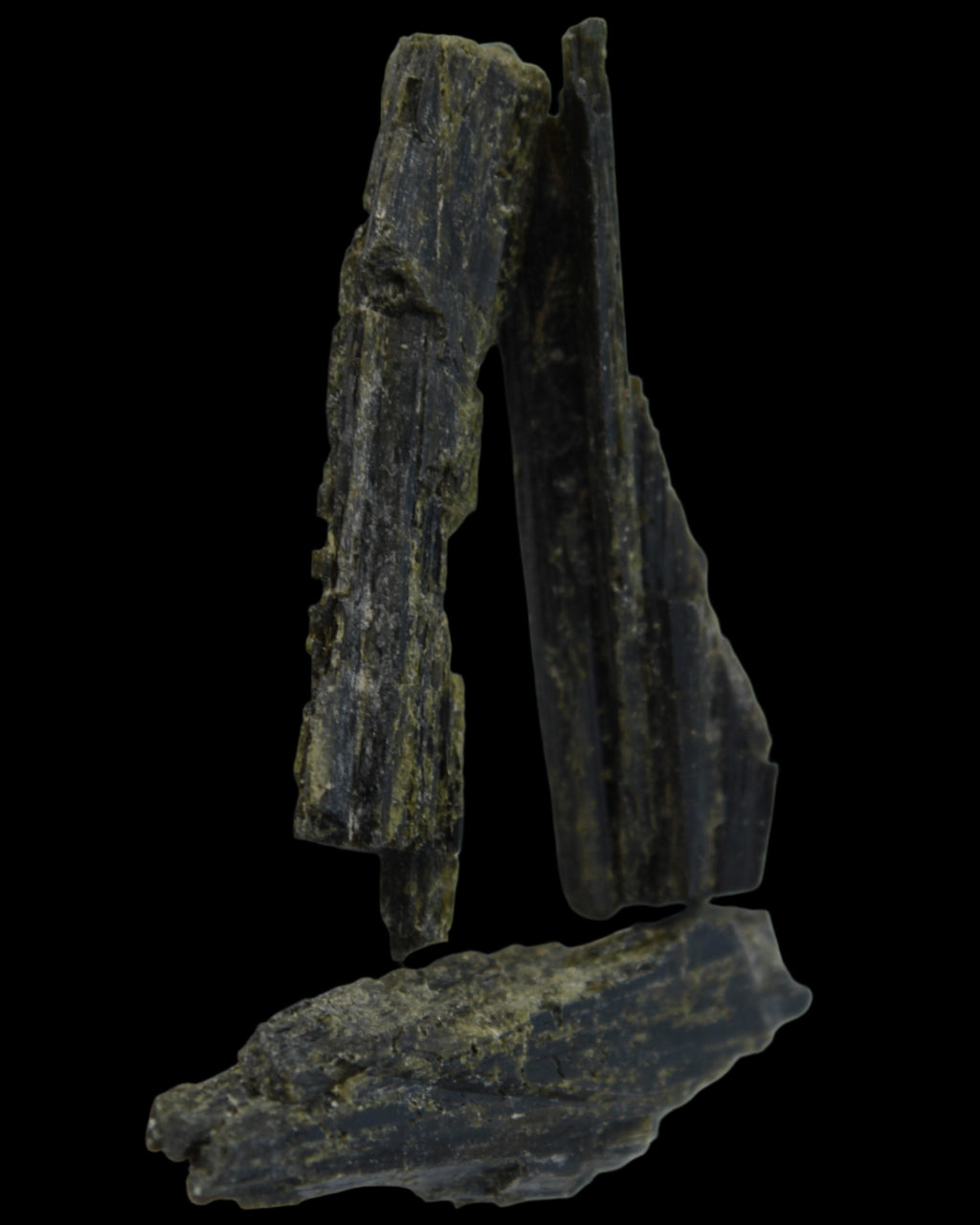 Epidote 3 crystals 38mm 47.1ct 9.4g in sunlight - Rocks and Things Store