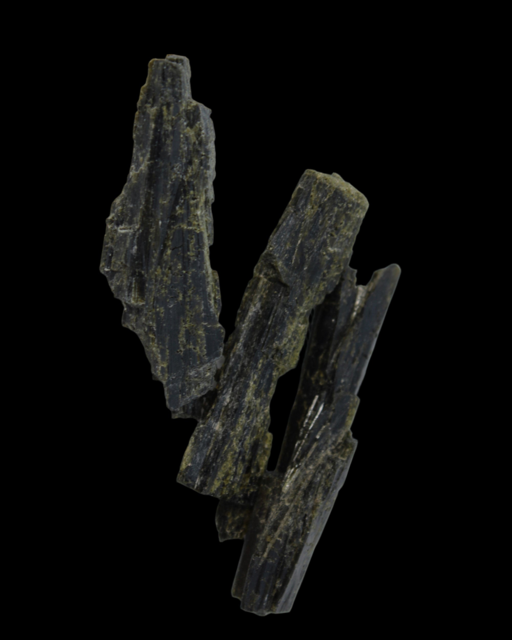 Epidote 3 crystals 38mm 47.1ct 9.4g in sunlight - Rocks and Things Store
