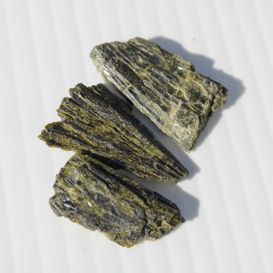 Epidote 3 crystals 52ct 10g Rocks and Things