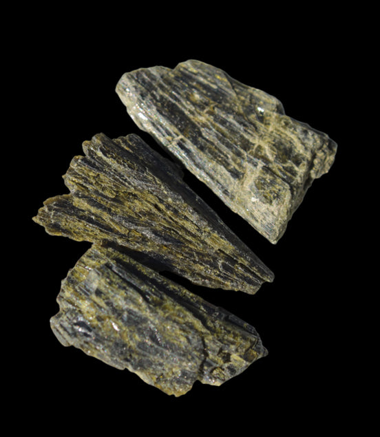 Epidote 3 crystals 52ct 10g in sunshine - Rocks and Things Store