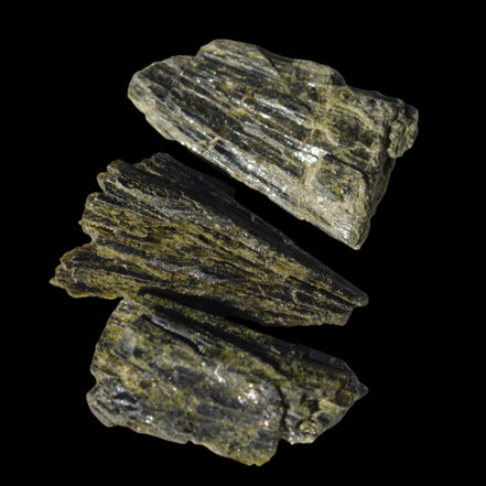 Epidote 3 crystals 52ct 10g in sunshine - Rocks and Things Store