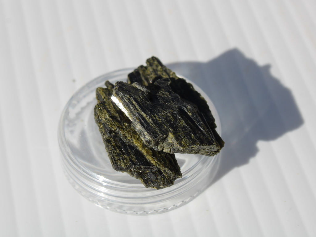Epidote 3 crystals 52ct 10g Rocks and Things