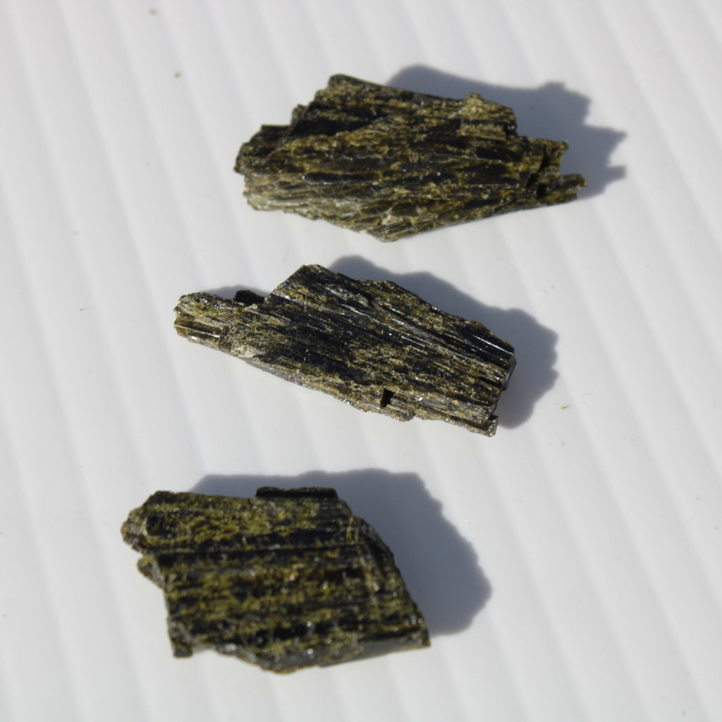 Epidote 3 crystals 52ct 10g Rocks and Things