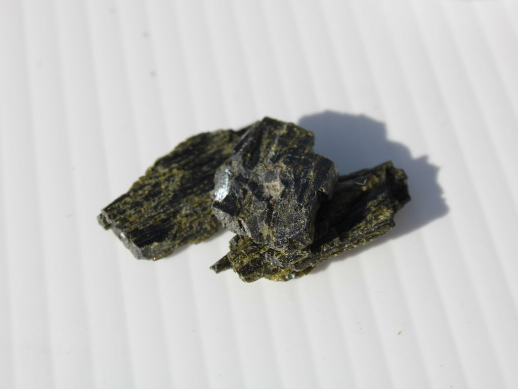 Epidote 3 crystals 52ct 10g Rocks and Things