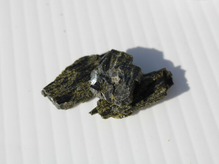 Epidote 3 crystals 52ct 10g Rocks and Things