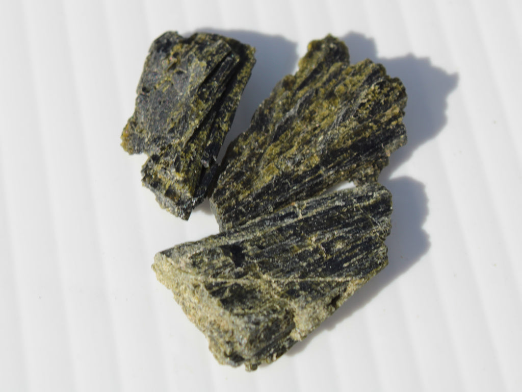 Epidote 3 crystals 52ct 10g Rocks and Things