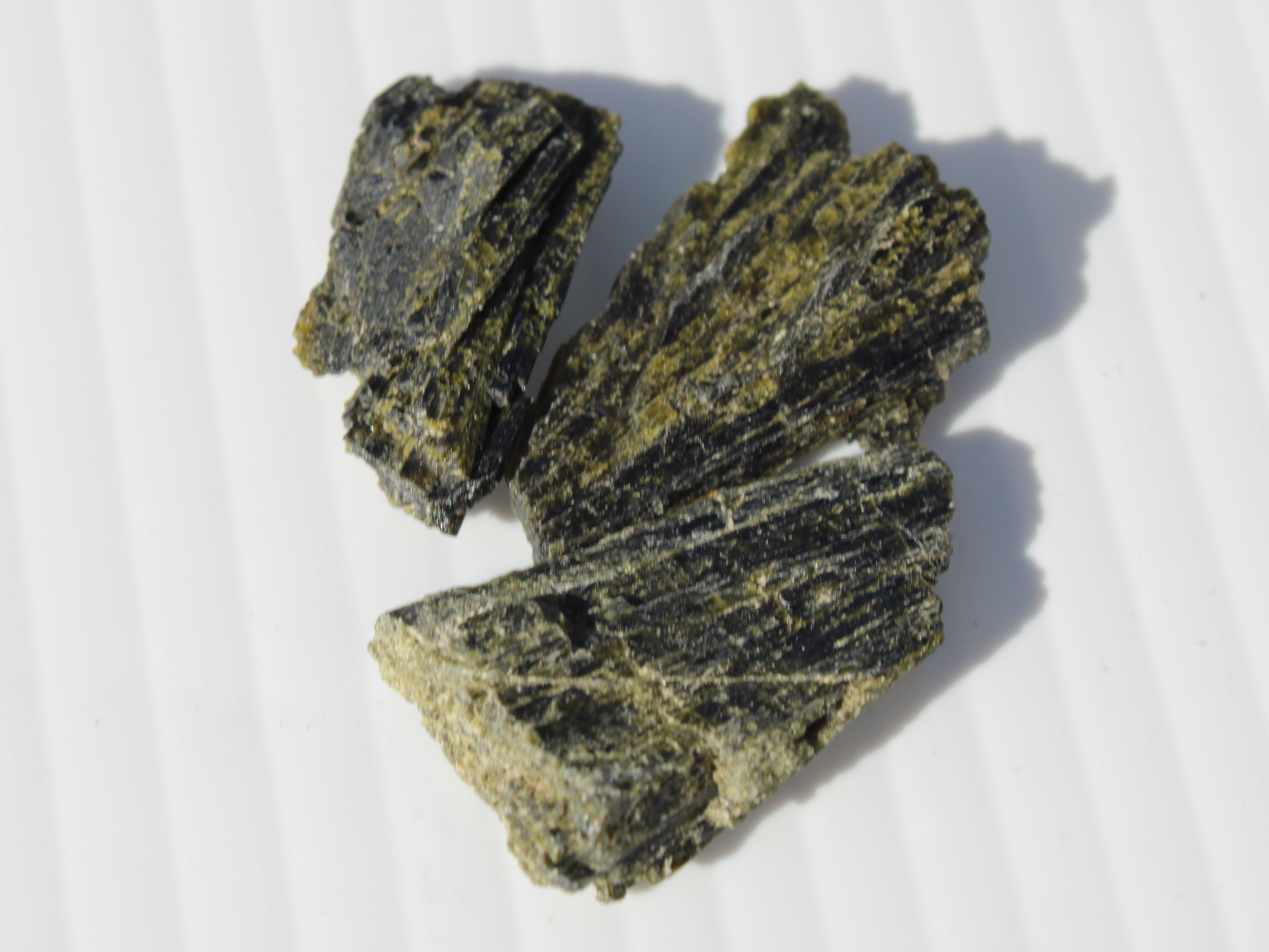 Epidote 3 crystals 52ct 10g Rocks and Things