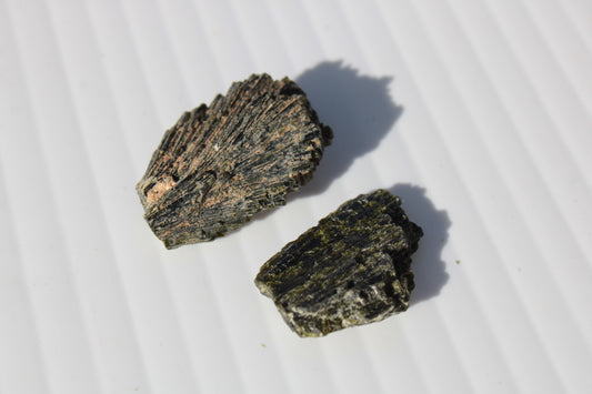 Epidote 2 crystals 35/39ct 7g Rocks and Things