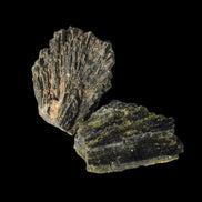 Epidote 2 crystals 35/39ct 7g in sunshine - Rocks and Things Store