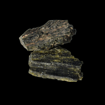 Epidote 2 crystals 35/39ct 7g in sunshine - Rocks and Things Store
