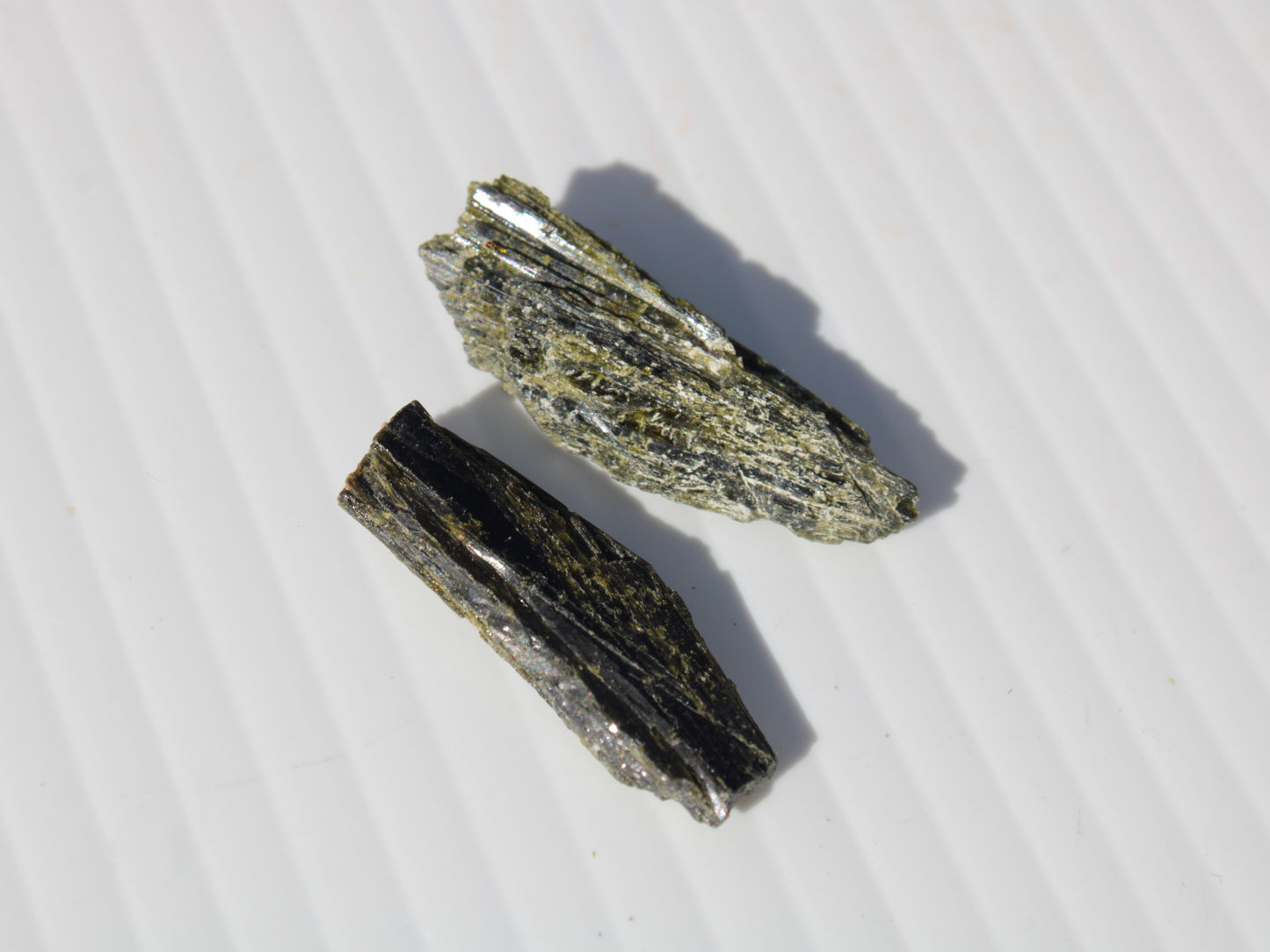 Epidote 2 crystals 35/39ct 7g Rocks and Things