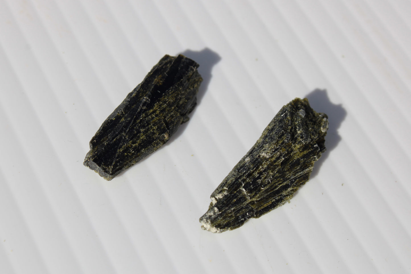 Epidote 2 crystals 35/39ct 7g Rocks and Things