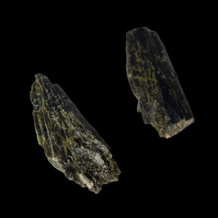 Epidote 2 crystals 35/39ct 7g in sunshine - Rocks and Things Store