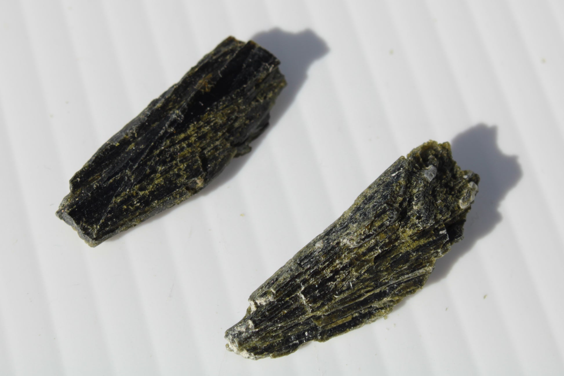 Epidote 2 crystals 35/39ct 7g Rocks and Things