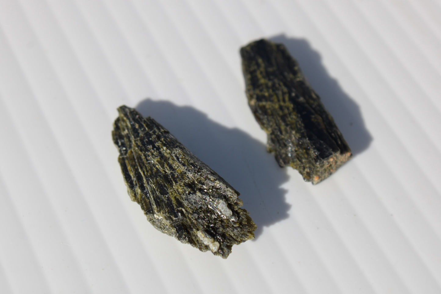 Epidote 2 crystals 35/39ct 7g Rocks and Things