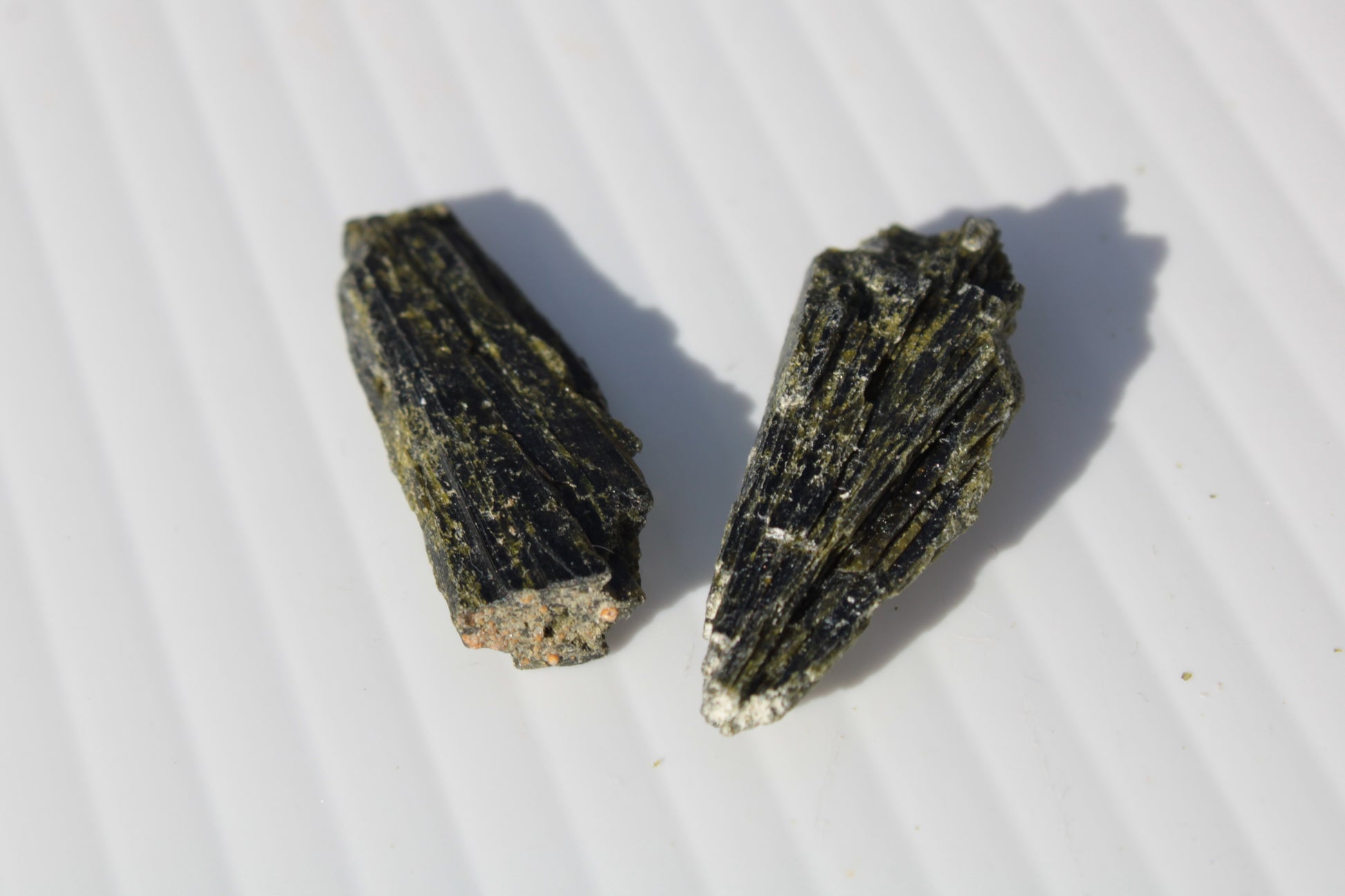 Epidote 2 crystals 35/39ct 7g Rocks and Things