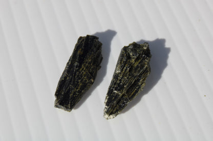 Epidote 2 crystals 35/39ct 7g Rocks and Things