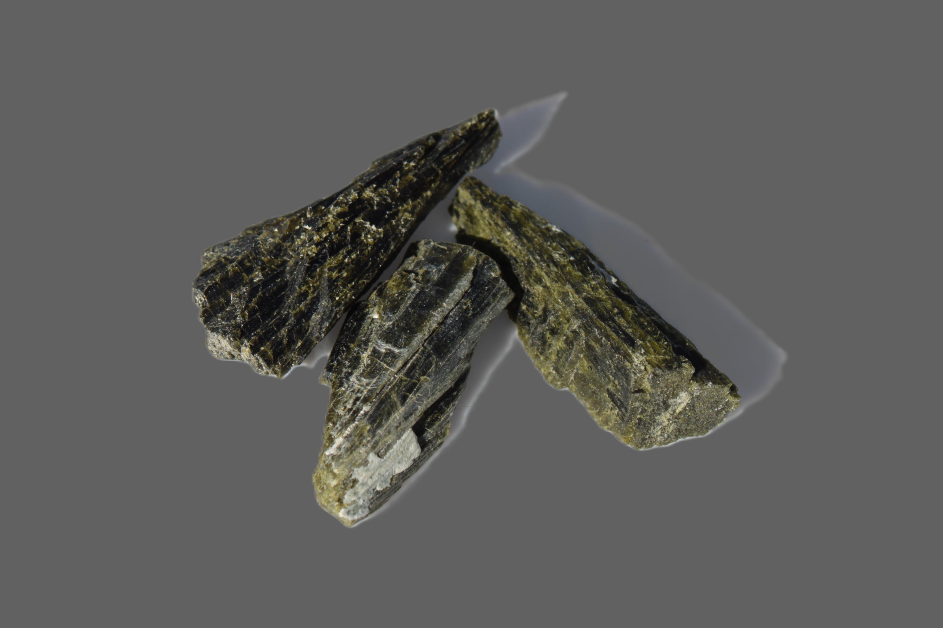 Epidote 3 crystals 24/25ct 5g Rocks and Things