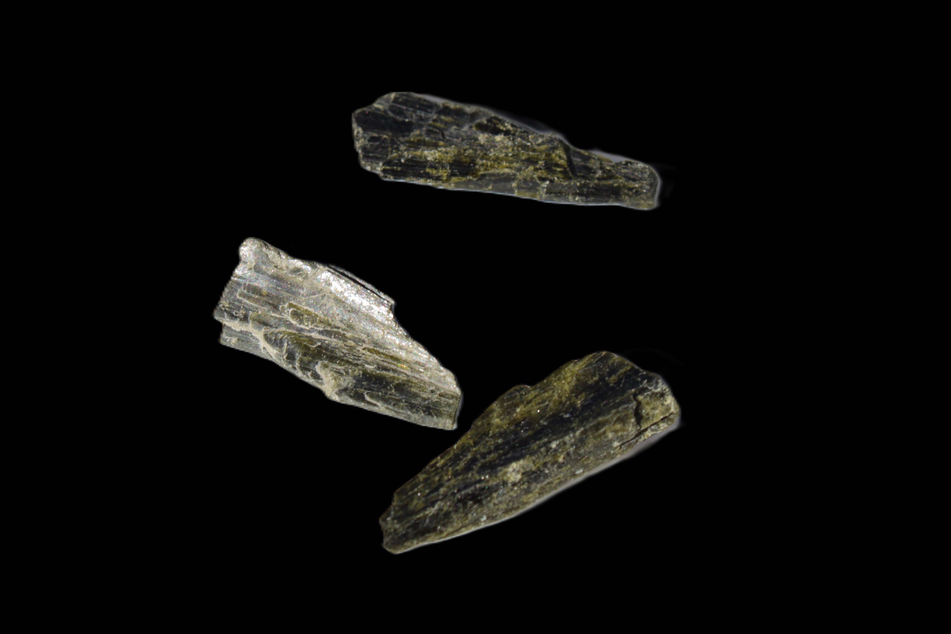 Epidote 3 crystals 24/25ct 5g Rocks and Things