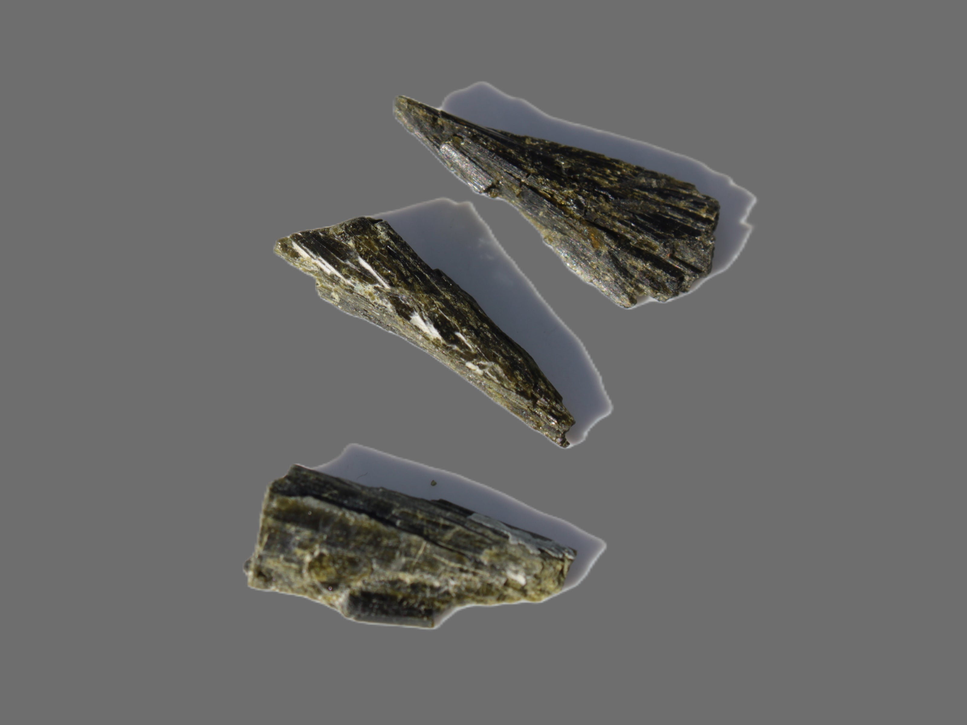 Epidote 3 crystals 24/25ct 5g Rocks and Things