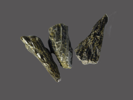 Epidote 3 crystals 24/25ct 5g Rocks and Things