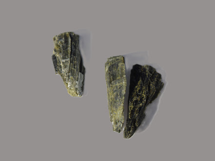Epidote 3 crystals 24/25ct 5g Rocks and Things