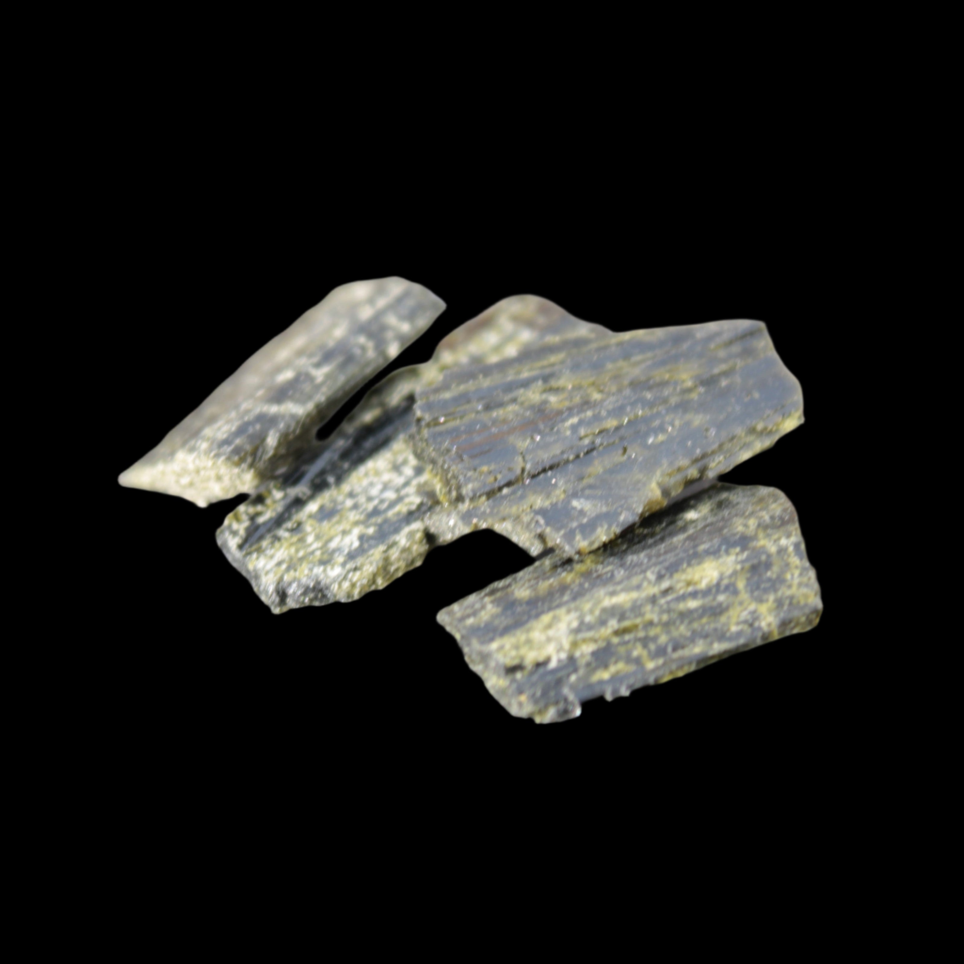 Epidote 4 crystals 24.5ct 5g in sunlight - Rocks and Things Store