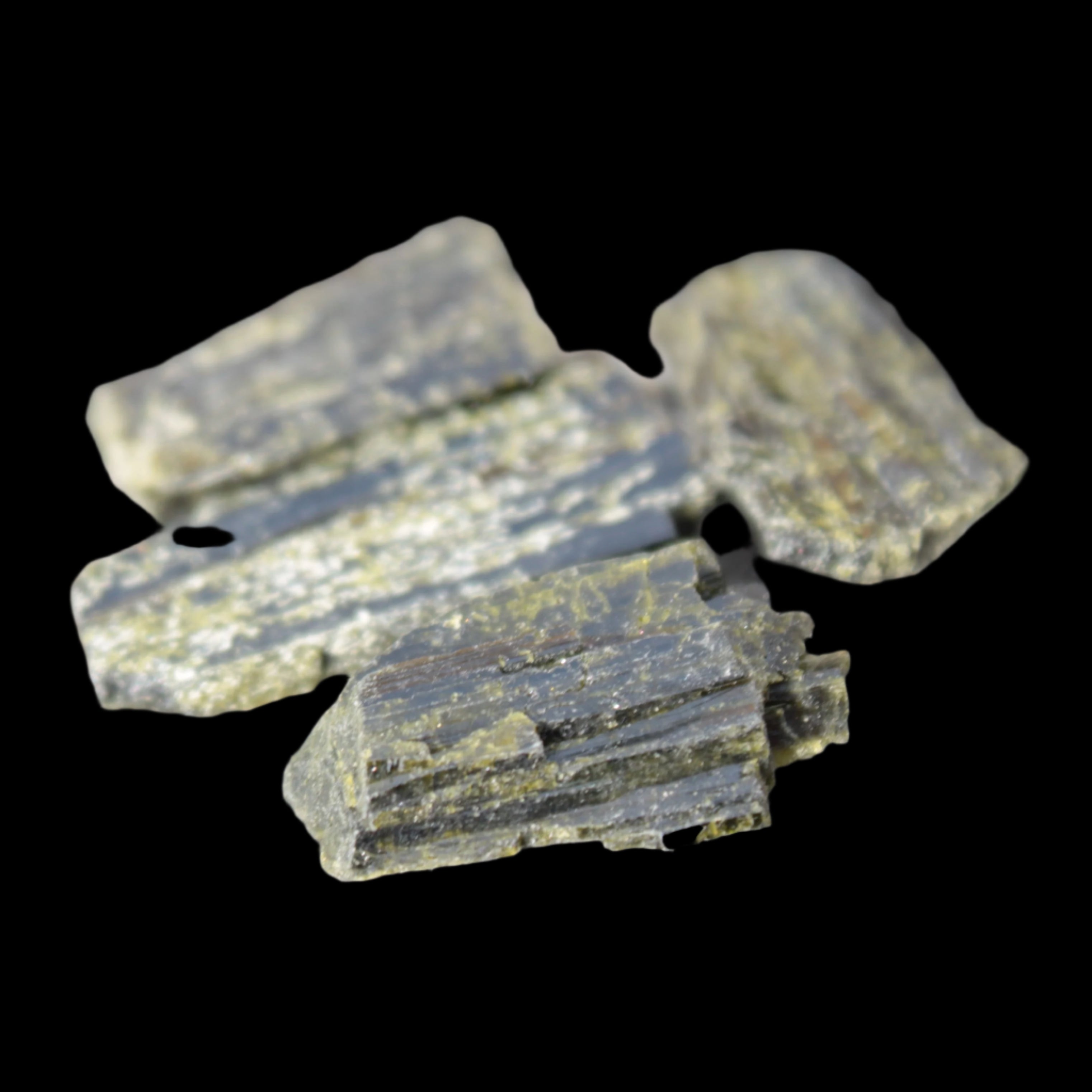 Epidote 4 crystals 24.5ct 5g in sunlight - Rocks and Things Store