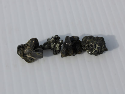 Epidote 4 clusters 50ct 10g Rocks and Things