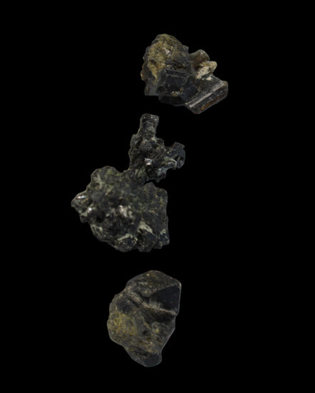 Epidote 4 clusters 50ct 10g in sunlight - Rocks and Things Store