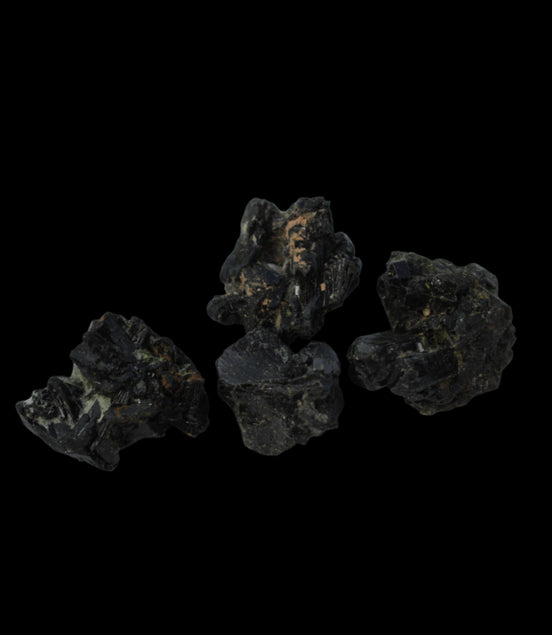 Epidote 4 clusters 44.9ct 9g in dull sunlight - Rocks and Things Store