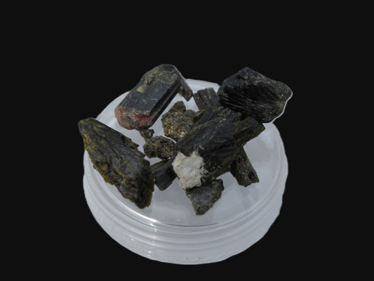 Epidote crystals and clusters 38ct 7.6g Rocks and Things