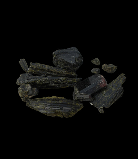 Epidote crystals and clusters 38ct 7.6g in sunlight - Rocks and Things Store