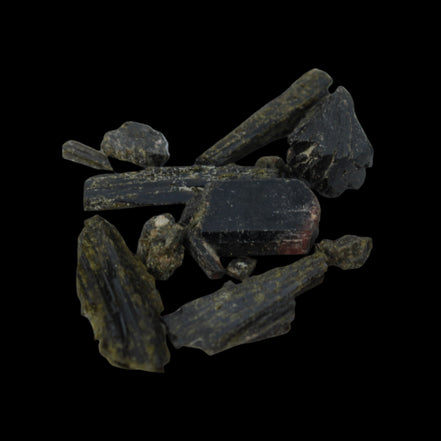 Epidote crystals and clusters 38ct 7.6g in sunlight - Rocks and Things Store
